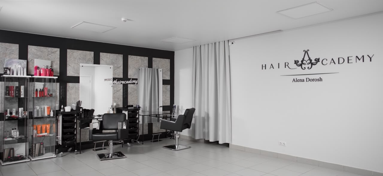 Салон красоты Hair Academy в чёрно-белой гамме